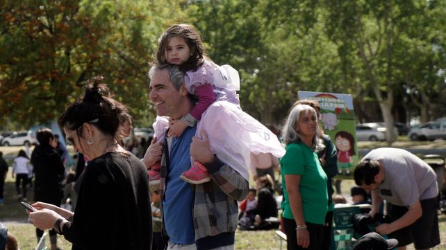 Cientos de chicos y chicas coparon el parque Alem en un minimaratón de jardines