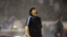 Los médicos no pudieron hacer que Maradona recuperara sus signos vitales. Los médicos no pudieron hacer que Maradona recuperara sus signos vitales.