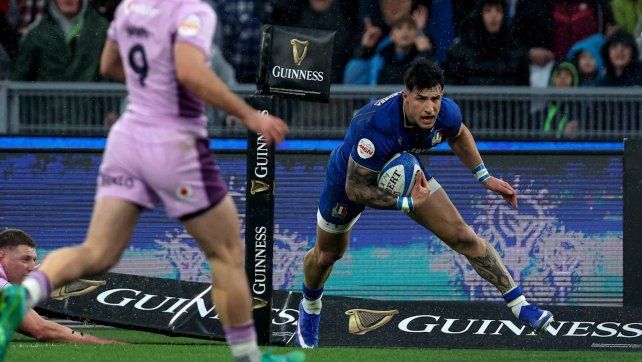 Italia sacó una diferencia en el arranque y luego aguantó bajo la lluvia ante Escocia.