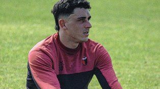 Joel Soñora ingresó bien en lo que fue su debut con la camiseta de Colón en Mataderos.