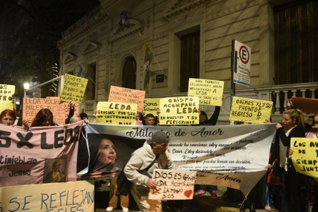 Seguidores de Leda fueron al Arzobispado a pedir el acompañamiento de la Iglesia