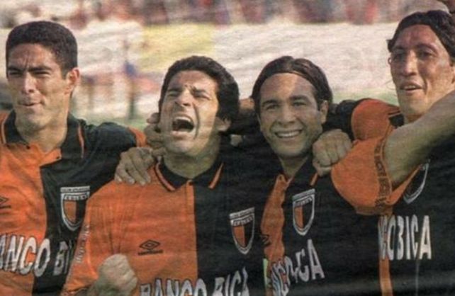 Col&oacute;n celebra un nuevo aniversario de una goleada espectacular sobre River.