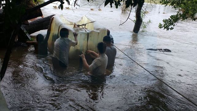 Espera ayuda la familia de Talita que se quedó sin nada por el temporal
