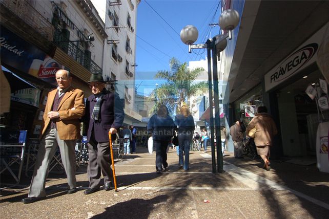 Bancos, comercios y municipio, hoy abiertos