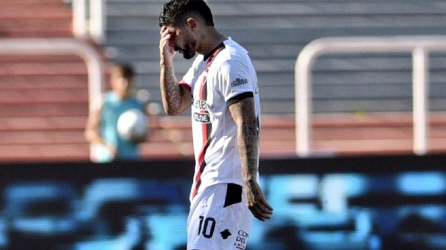 De no creer. Éver Banega tiene una molestia muscular y es duda para el clásico.