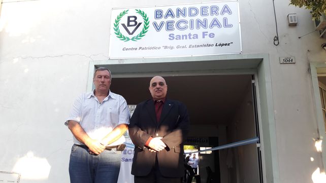 El líder del partido Bandera Vecinal, al que acusan de nazi, visitó la ciudad