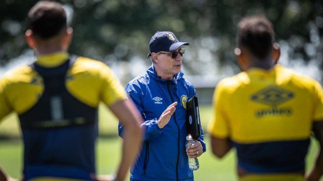 Central: qué nombres tiene hoy Holan como base para el debut en el torneo