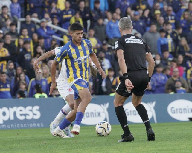 Marcelo Cabrera demostró buen trato del baló y visión de juego. Metió una gran asistencia para Copetti.