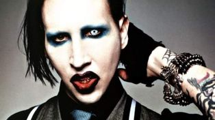 En la mira. Marilyn Manson enfrenta varios cargos y las autoridades policiales registraron su casa en las últimas horas.&nbsp;