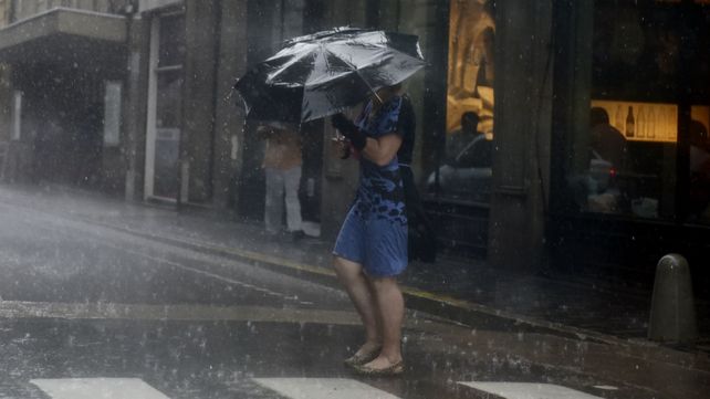 Se esperan fuertes lluvias para este domingo: rige alerta meteorológico de nivel naranja.&nbsp; 