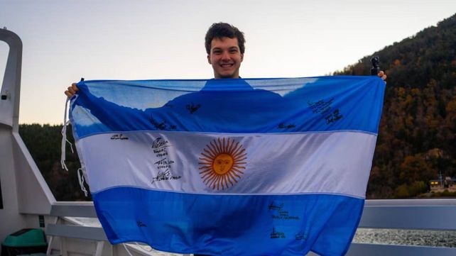 Juan es de Funes y decidió recorrer el país detrás de un objetivo solidario