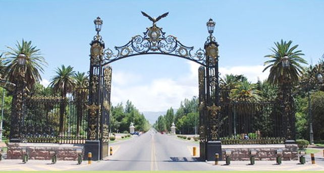 Mendoza podr&iacute;a ser una de las 7 ciudades maravillosas del mundo
