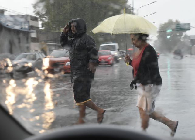 El Servicio Meteorológico Nacional anuncia la probabilidad de tormentas fuertes hacia la noche.