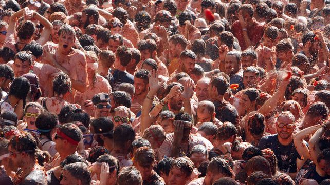 Tomatina, la batalla roja celebró su fiesta anual