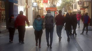 Salidas recreativas: plazas desiertas y una peatonal concurrida