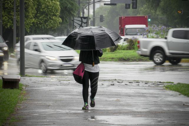 El tiempo en Rosario: este sábado seguirá la lluvia y se despejará para el domingo