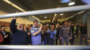 Detienen a 16 trabajadores, paran el subte y generan caos