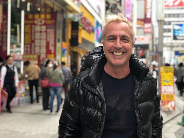 ¡Casi lo rapan! El accidentado cambio de look de Marley en Tokio