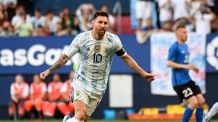 Argentina aplastó a Estonia con un show de Leo Messi