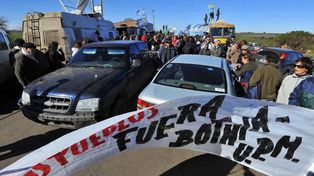 Gualeguaychú realiza su décima marcha al puente contras las papeleras instaladas en Uruguay