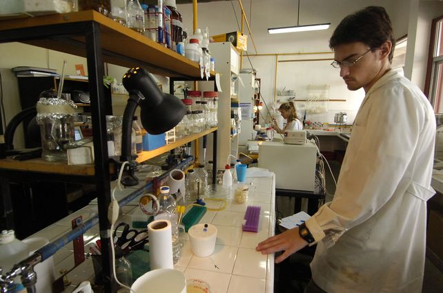 Al límite. Muchos laboratorios del primer mundo eligen zonas marginales del planeta para realizar cuestionables ensayos.