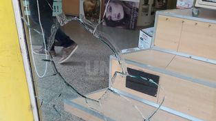 Por segunda vez, del mismo local, robaron planchitas y cortadoras de pelo