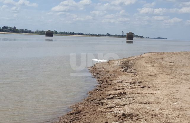 El río sigue bajando y hay mucha playa en Santa Fe