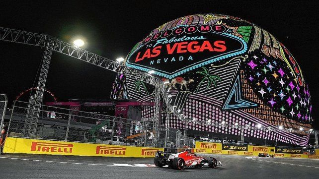 El piloto de Ferrari se hizo fuerte en el regreso del Gran Premio de Las Vegas.
