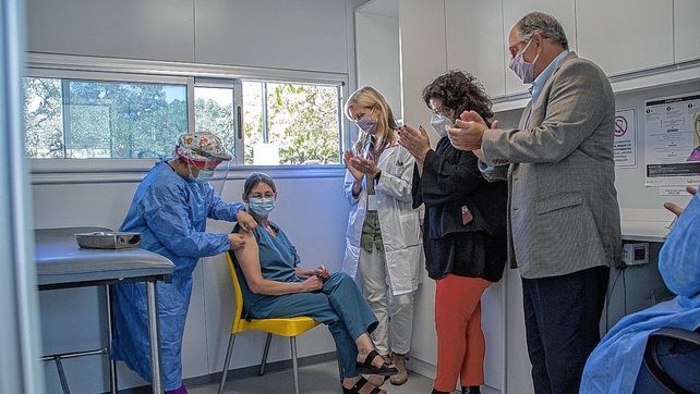 Gripe: la semana próxima llega la vacuna a farmacias locales