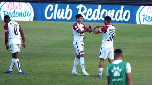 Colón lleva convertidos ocho goles en el torneo Colón lleva convertidos ocho goles en el torneo