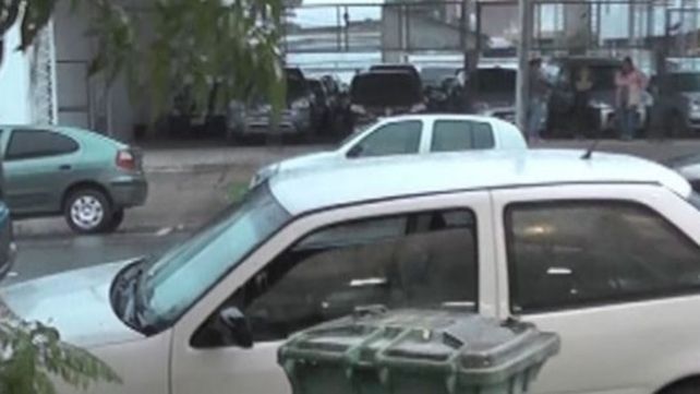 Dos niños encerrados en un auto movilizaron a la policía de Crespo