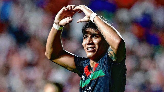 Junior Marabel le marcó tres goles en la serie a Unión con la camiseta de Palestino Junior Marabel le marcó tres goles en la serie a Unión con la camiseta de Palestino