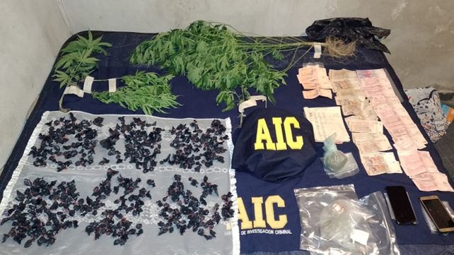 Los elementos secuestrados por la policía en barrio Ludueña.&nbsp;
