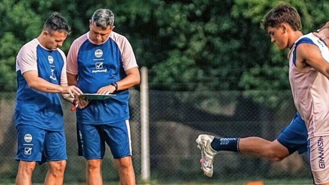 Diego Flores planea un solo cambio para visitar a Unión