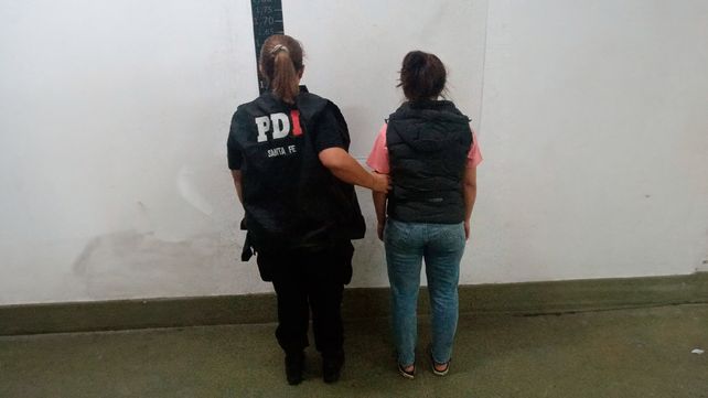 Detuvieron a una mujer por extorsionar a un comerciante de zona oeste