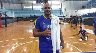 Junior, un histórico del vóleibol nacional, llegó a Paraná con los colores de UPCN.