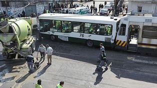 Al menos 90 heridos tras choque de un colectivo, un cami&oacute;n y el Premetro