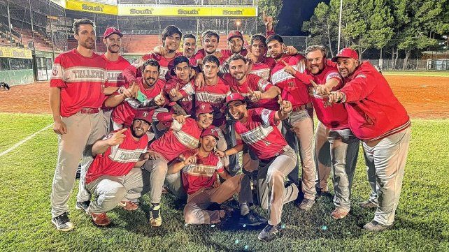 Los jugadores de Talleres festejan el título alcanzado ante Patronato.