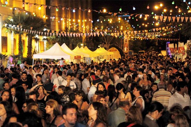 Música, bailes y comidas típicas, protagonistas de la fiesta de Cerveza Santa Fe