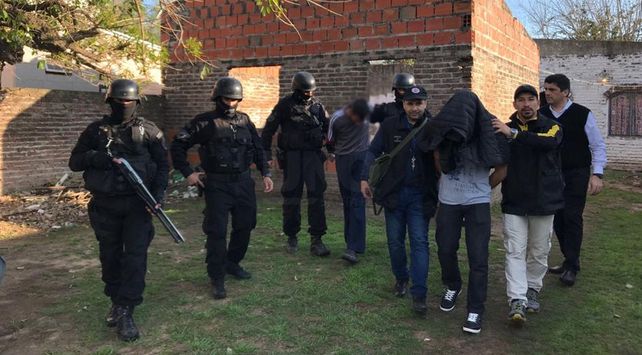 Recuperaron un equipo de filmación y detuvieron a dos personas