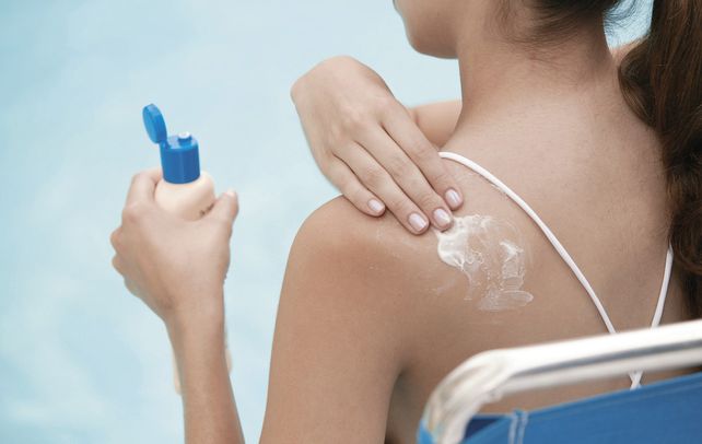 Especialistas recomiendan que para cuidar la piel no hay que tomar sol todos los días