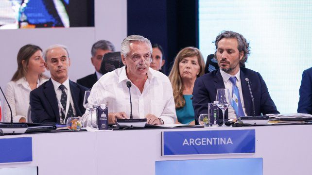 Alberto Fernández pidió cambiar drásticamente el sistema financiero