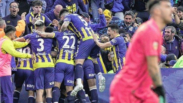 Rosario Central encontró un gol sobre la hora y volvió a ganarle el clásico a Newells