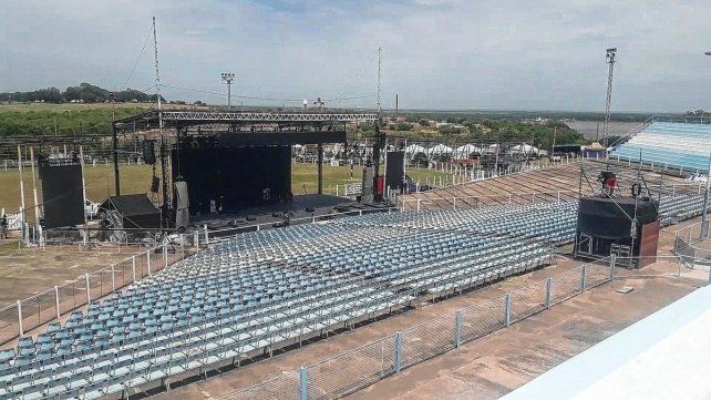La primer noche del Festival de Diamante se suspendió por la lluvia.