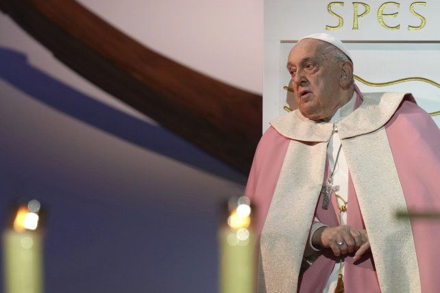 El Vaticano retoma un juicio que salpica hasta al fallecido Papa Francisco