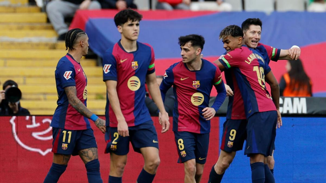 El Barcelona se impuso ante el Alavés y no le pierde pisada el Real Madrid