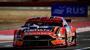 El Mustang de Nicolás Moscardini, que se quedó con una impensada pole position en el inicio de la temporada del Turismo Carretera en El Calafate.