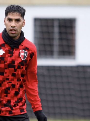 Lucas Carrizo llegó a Newells este jueves y se perfila como titular para el sábado