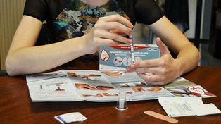 Venden el autoexamen del sida en farmacias de Brasil