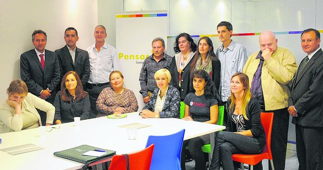 staff. Este era el equipo que el PRO santafesino había convocado para la cartera de Educación si triunfaba Miguel Del Sel.